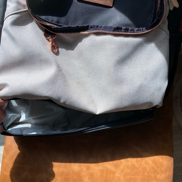 Petunia Pickle Bottom pivot diaper bag - Picture 9 of 9